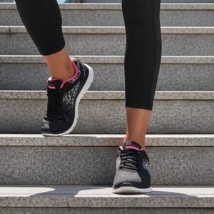 Skechers Sketch Knit Women's Black & White Cheetah Running Sneakers - Size 6